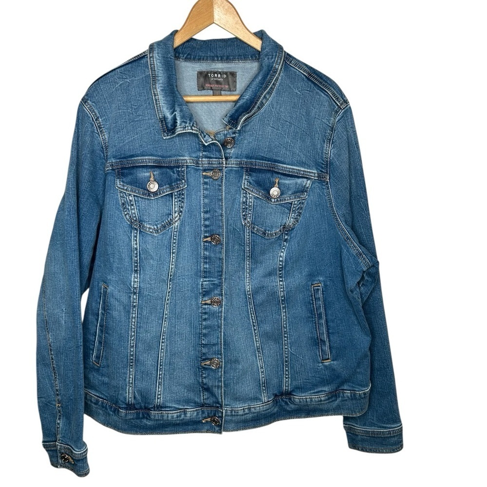 Torrid women’s denim jacket size 3 (3X)